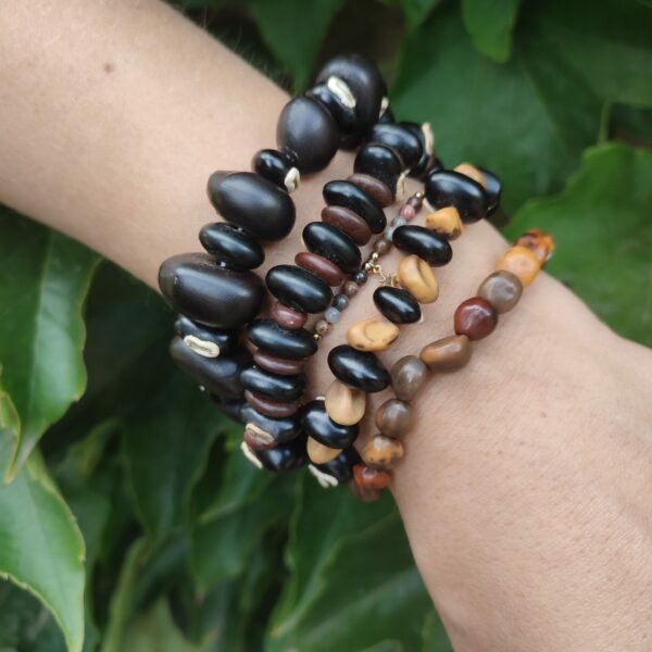 Modèles de bracelets en graines